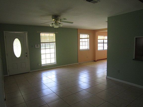 3rd image of 2610 Nina Dr