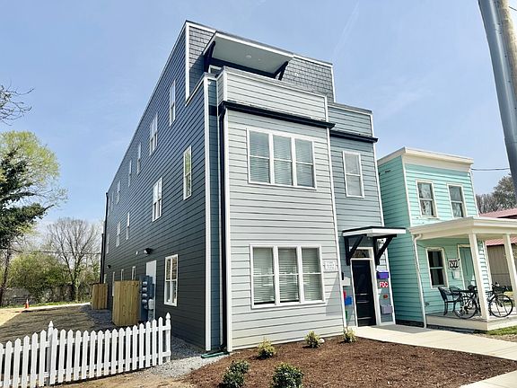 2nd image of 2920 P St Unit 3