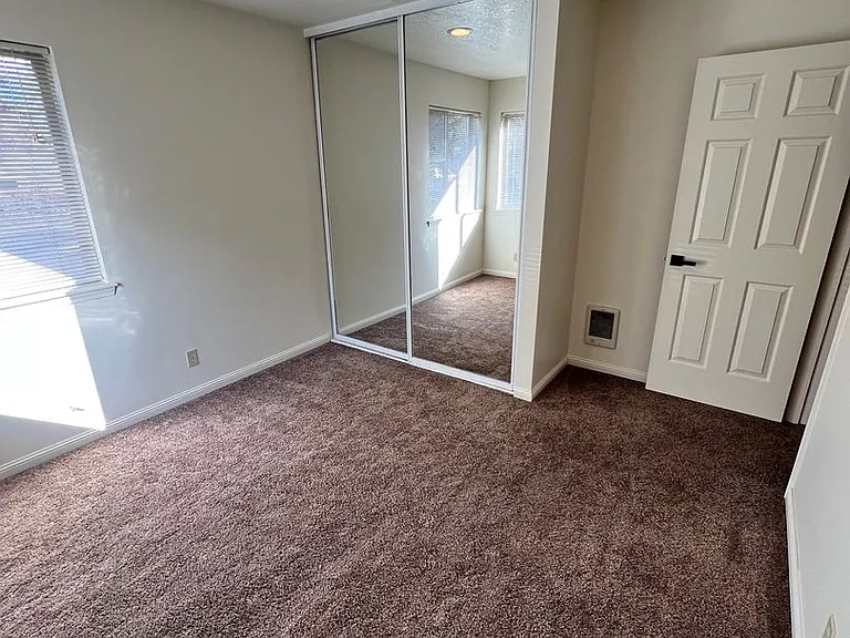 1355 NW Davenport Ave — Photo 16