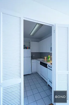 Rented by Bond New York | media 23