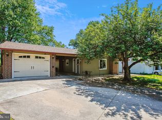 9 Rheims Ct, Sterling, VA 20164