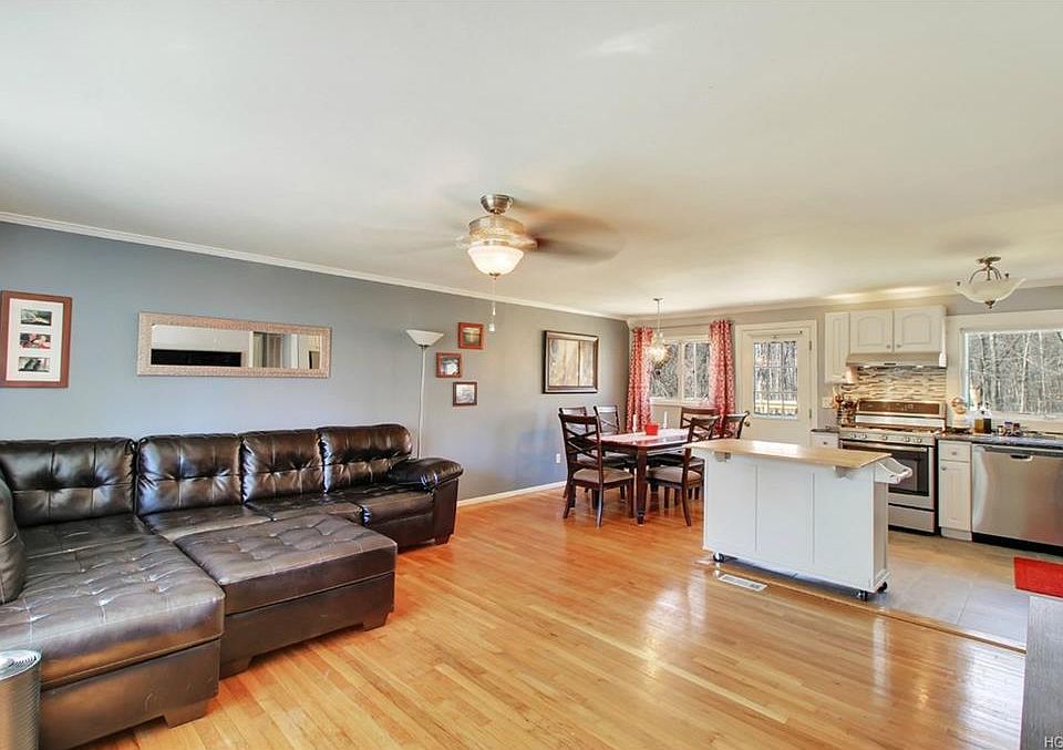 1st image of 5 Farview Ct
