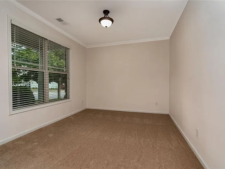 210 Harmony Lake Dr — Photo 7