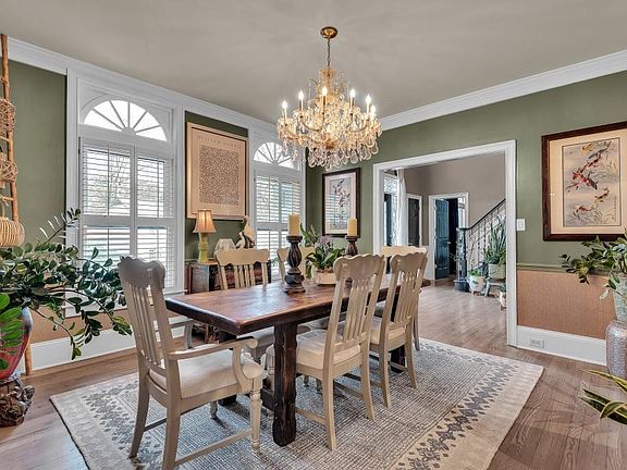 4th image of 1701 Grove Park Way
