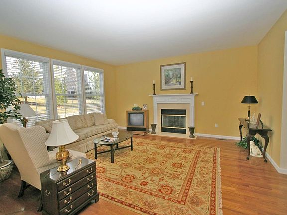 5th image of 5 Terra Nova Cir