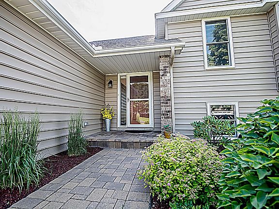4th image of 4717 Stratford Ln