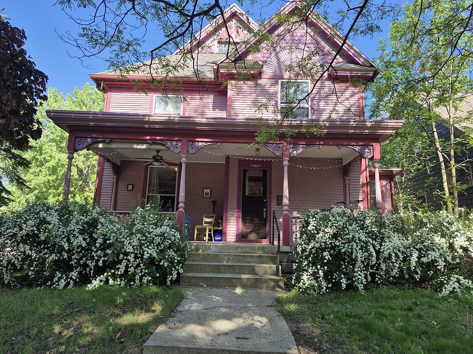 1st image of 300 Eureka Ave SE