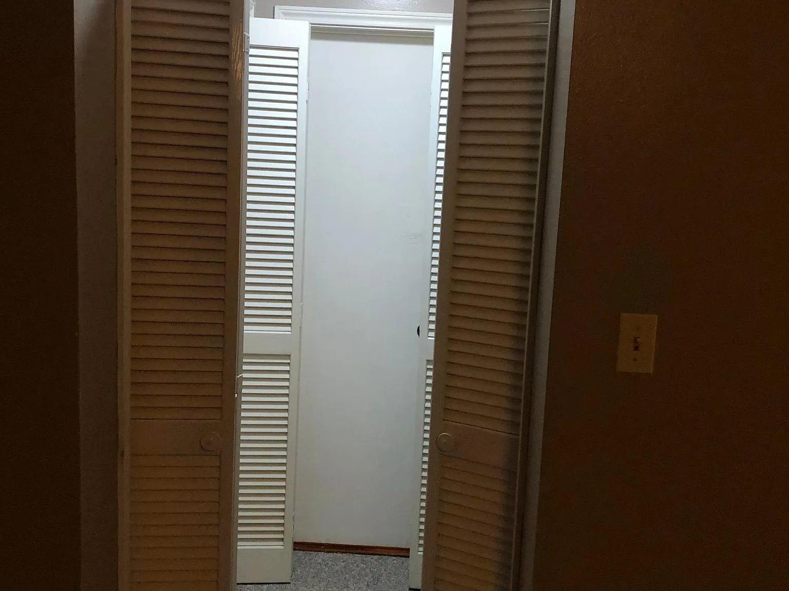 3 bed, 1200 sqft, $1,200 — Photo 3