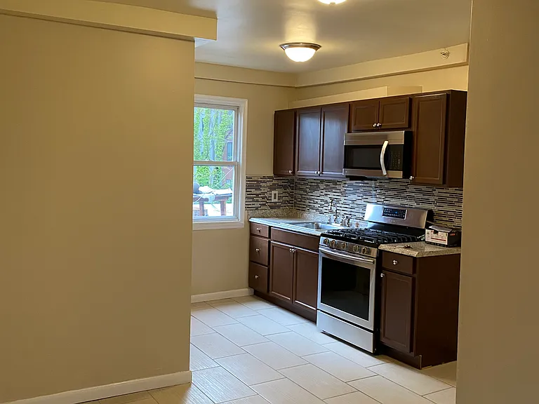 307 Grove St #1 — Photo 22