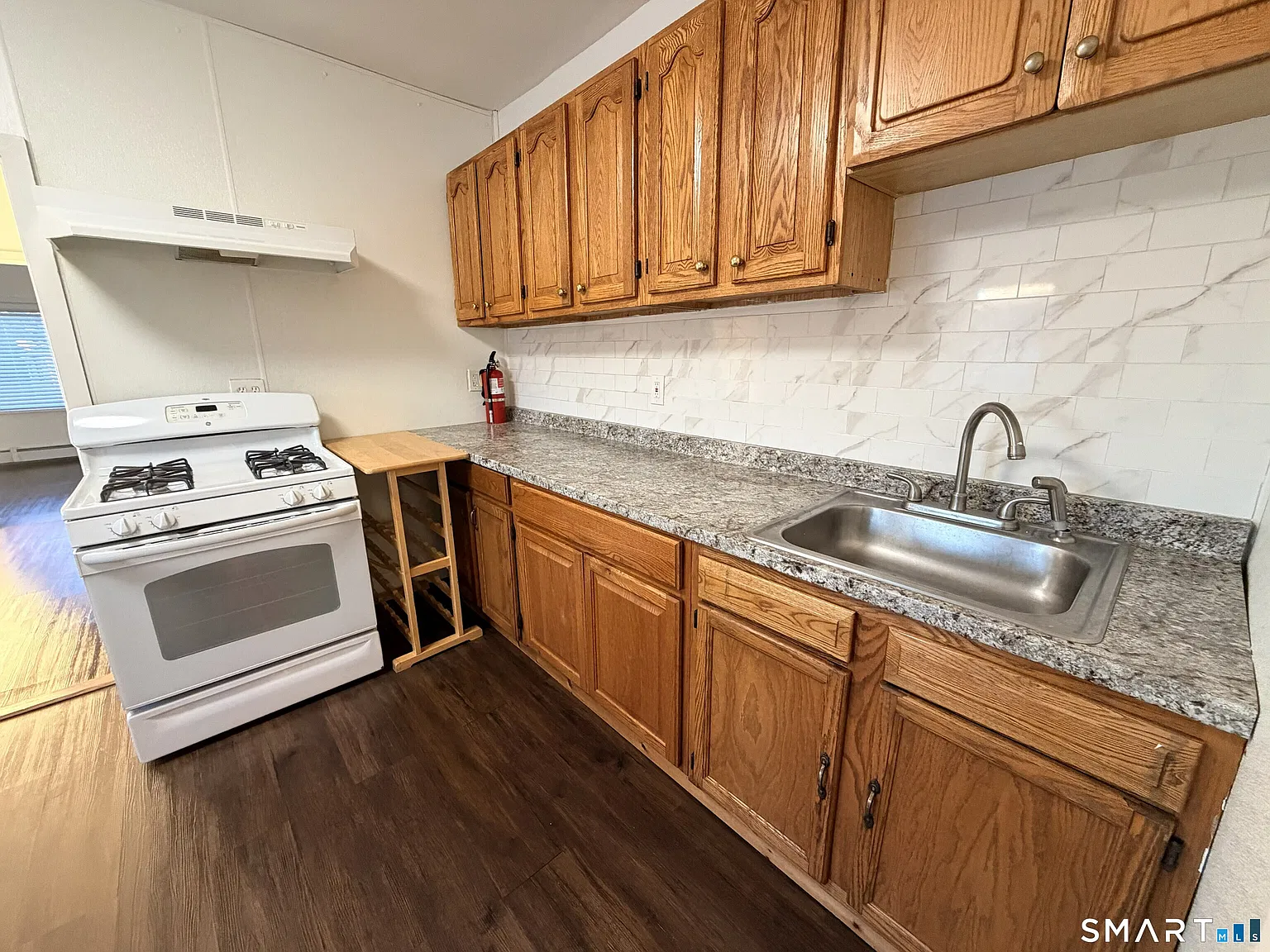 2 bed, 1.0 bath, 880 sqft, $1,700 — Photo 3