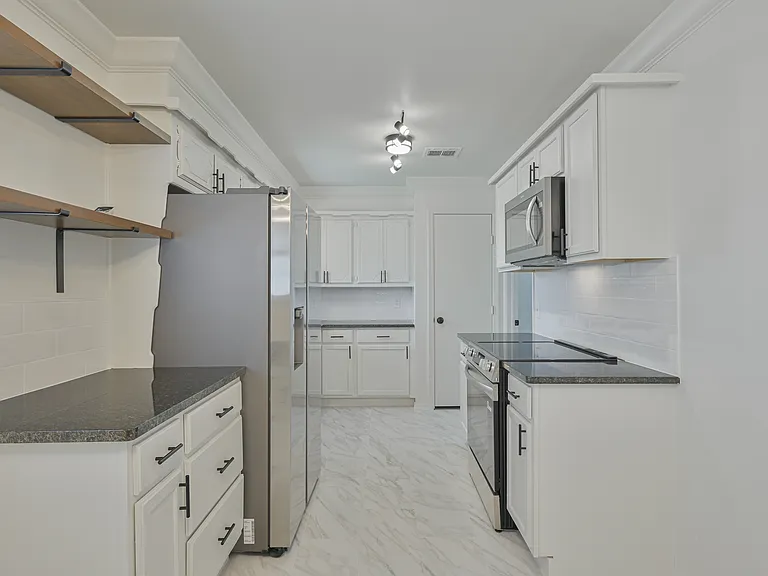 4720 SE 50th St — Photo 8