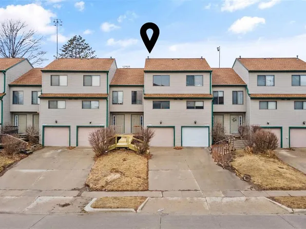 641 Westwinds Dr, Iowa City, IA 52246