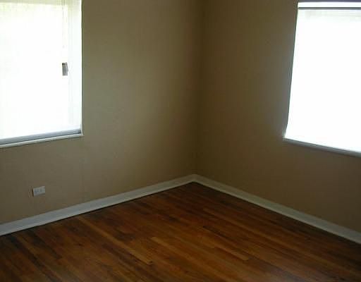 5th image of 10916 NW 2nd Ave
