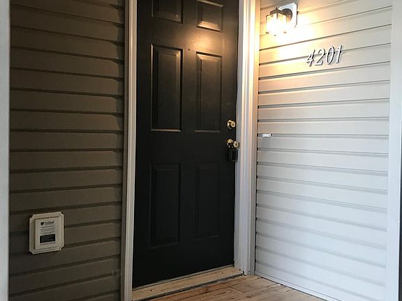 Covered entryway.