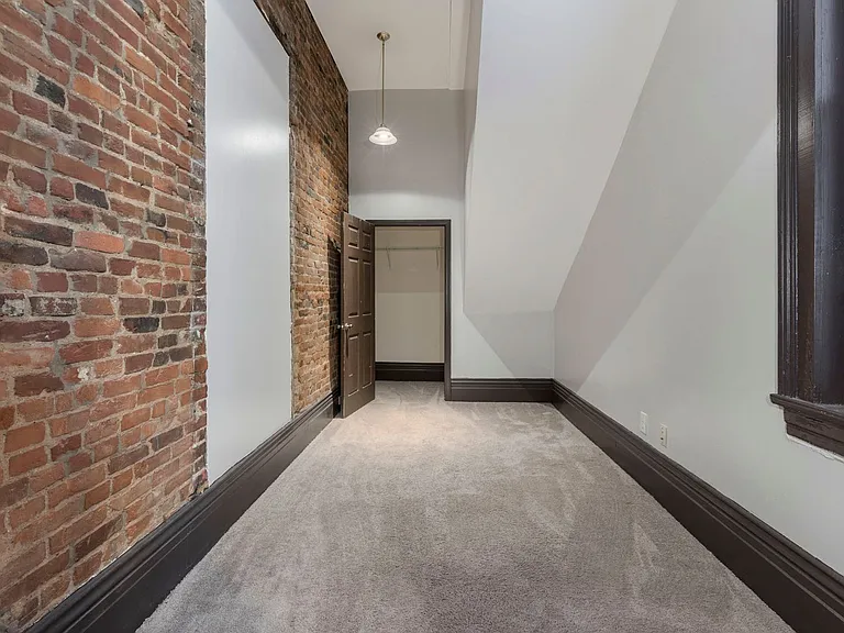1142 S. 6th Street — Photo 13