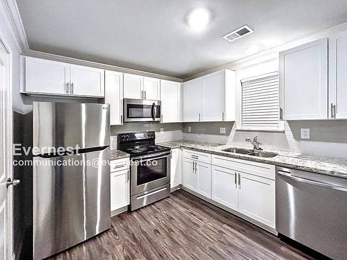 5229 Hanover St — Photo 5