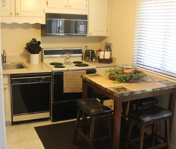 29160 Tessmer Ct — Photo 6