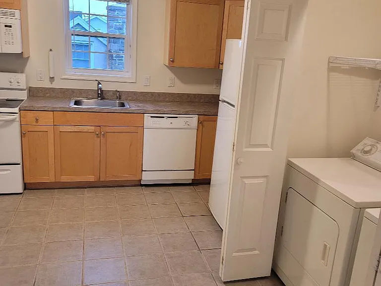 610 Maple Ave — Photo 13