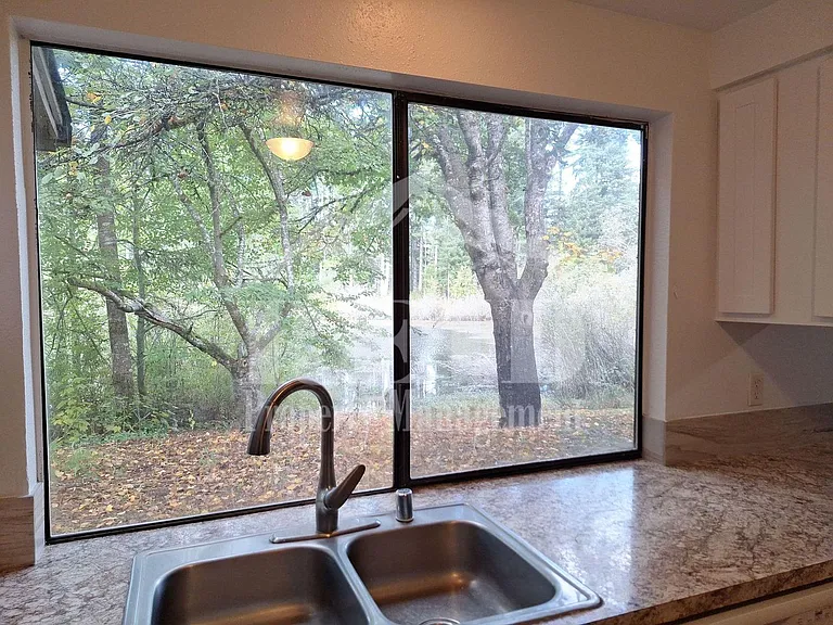 5300 Alameda St SW — Photo 13