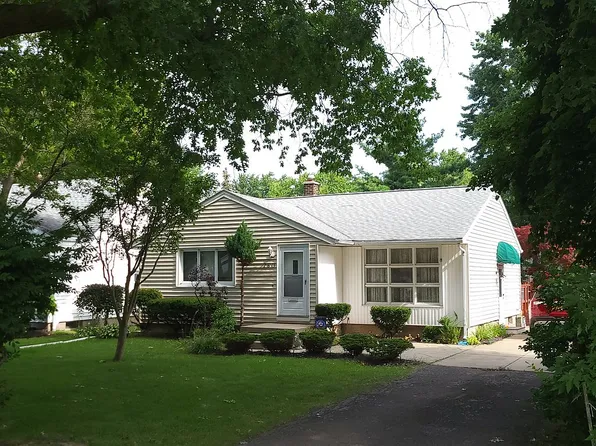 780 Oneida St, Lewiston, NY 14092