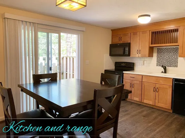 300 Falmouth Rd APT 12C, Mashpee, MA 02649