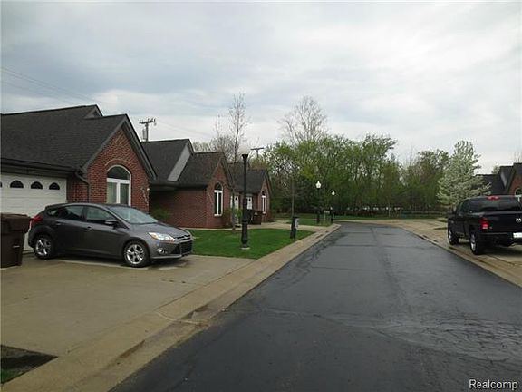 4th image of 29467 Meadow Ln