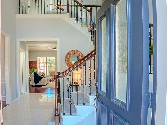 5th image of 20131 Forest Dr