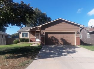 1907 N Chambers Cir, Wichita, KS 67212