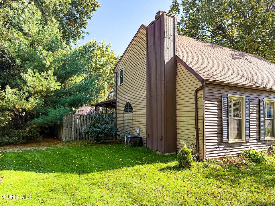 43rd image of 1443 Eastgate Rd