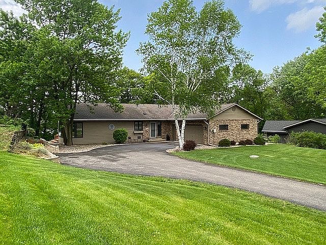 Additional home photos coming