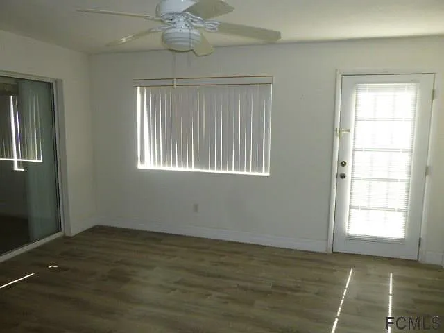 138 Barrington Dr — Photo 4