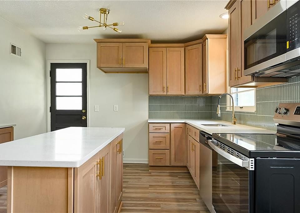 1st image of 7919 Corona Ave