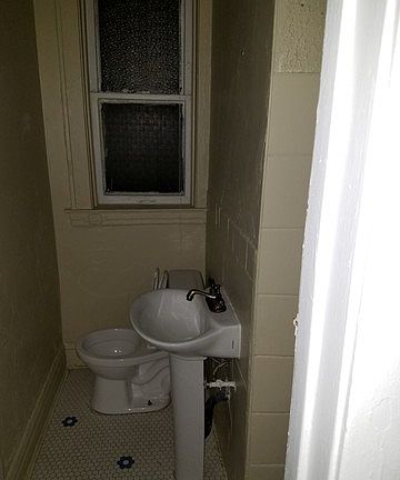 2nd image of 6236 N Richmond St APT 3