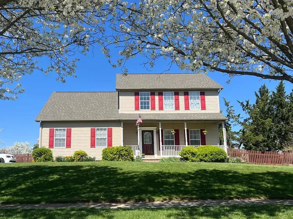 56 Preakness St, Hanover, PA 17331