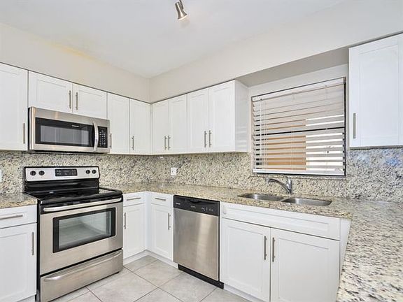 4th image of 16742 Royal Poinciana Dr