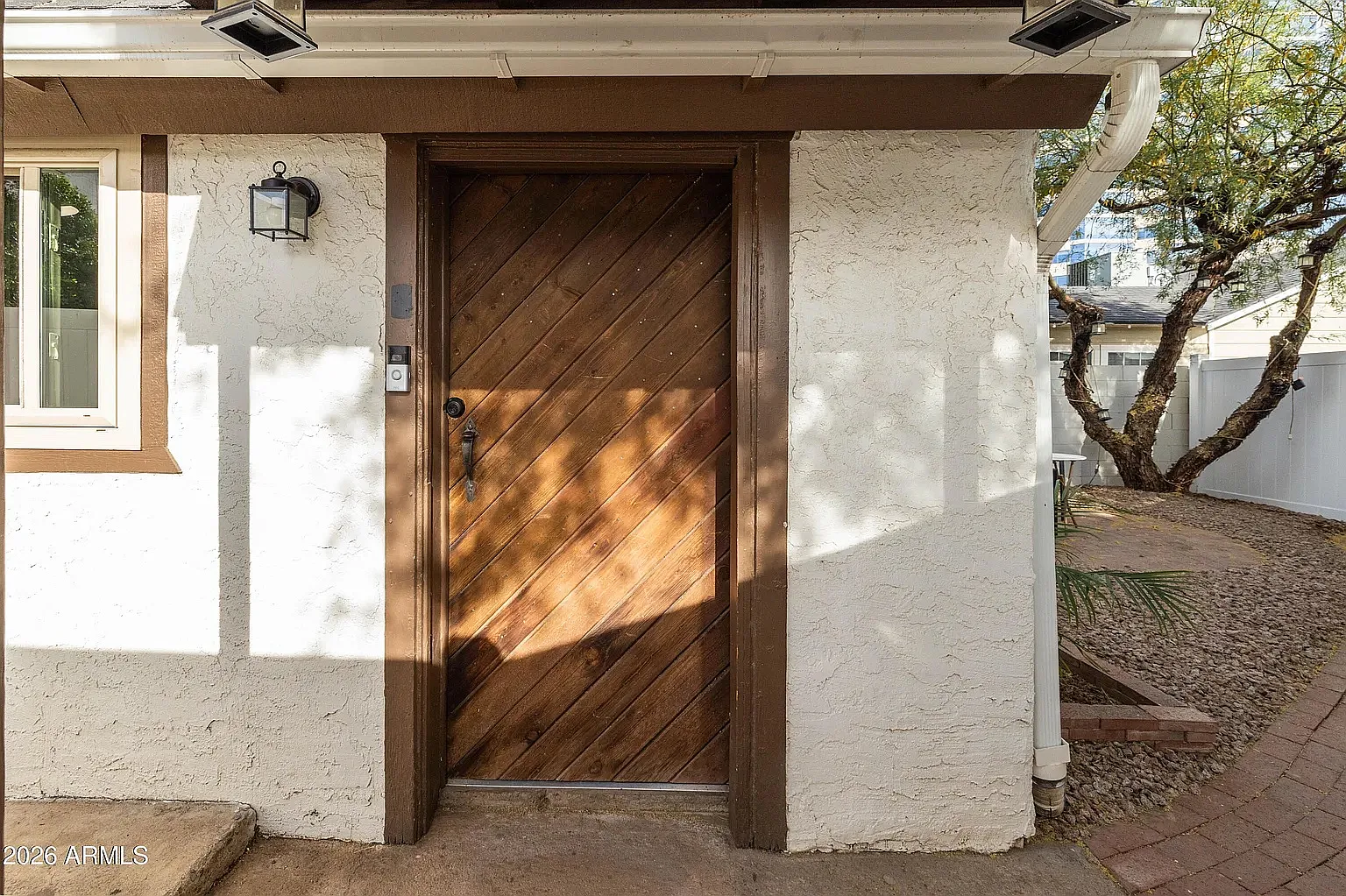 Unit 1/2R — Photo 1