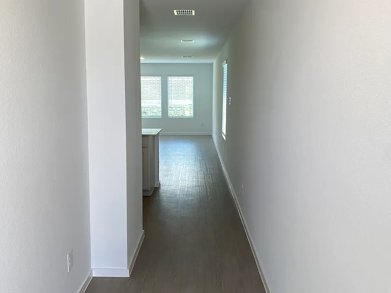 816 Dressage Ln — Photo 3