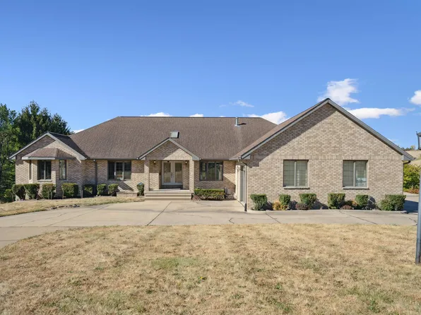 14094 Constance Ct, Dubuque, IA 52003