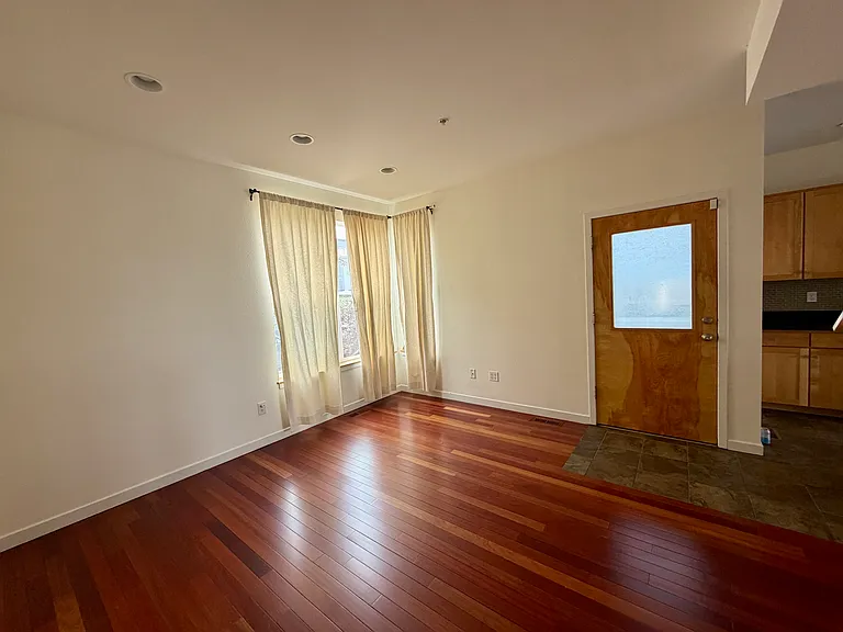 1348 Yellow Pine Ave — Photo 5