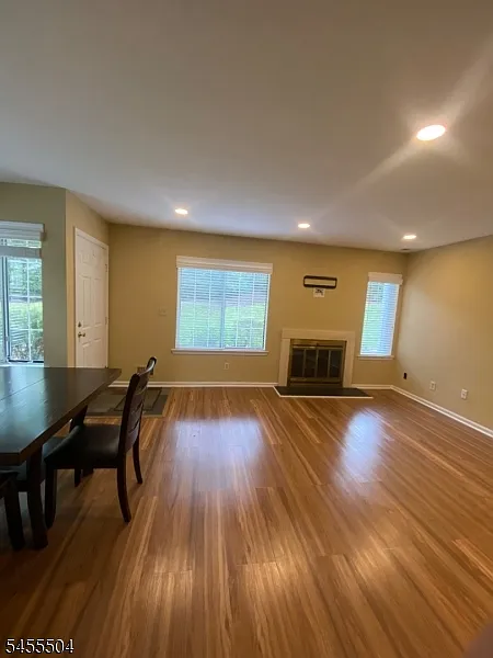 2 bed, 2.5 bath, $2,800 — Photo 2