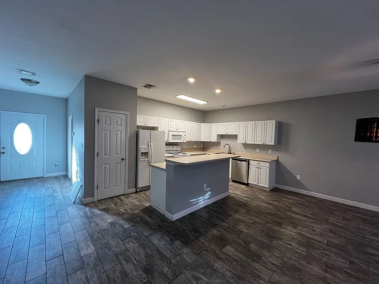 764 Shady St — Photo 8