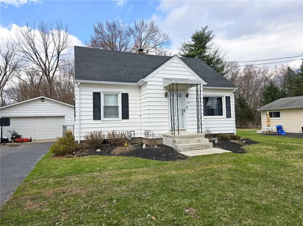 43 Dayton St, Auburn, NY 13021