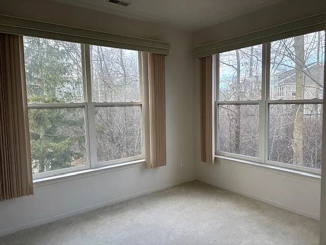 1452 Fox Pointe Cir — Photo 4
