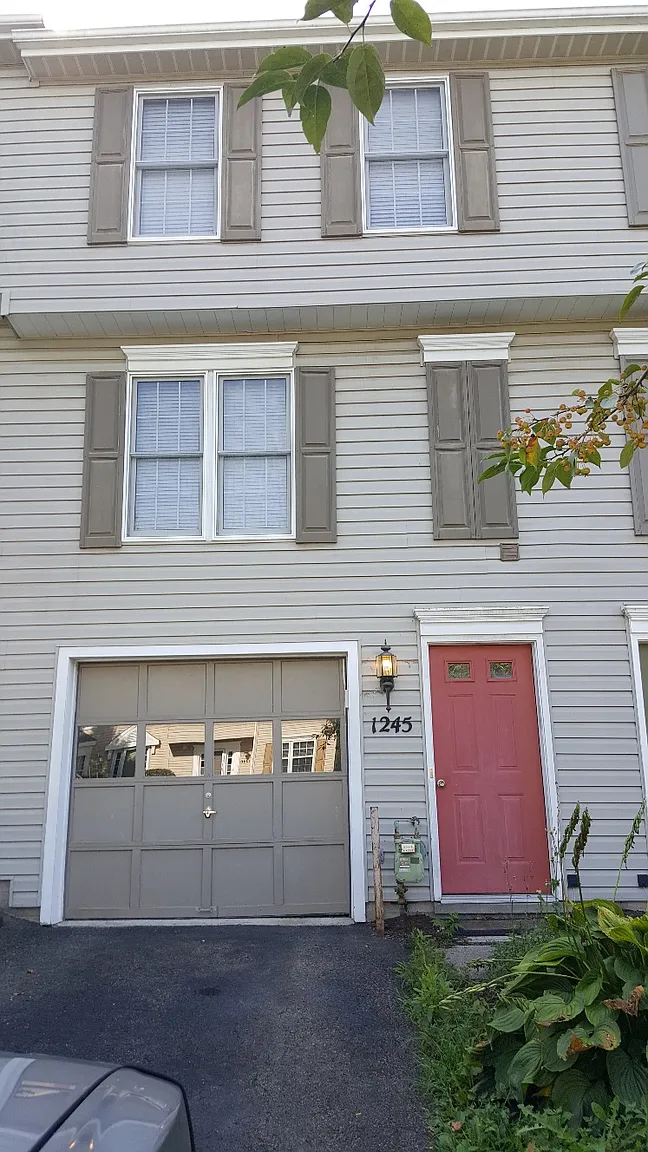 1245 Meadowbrook Dr photo 1