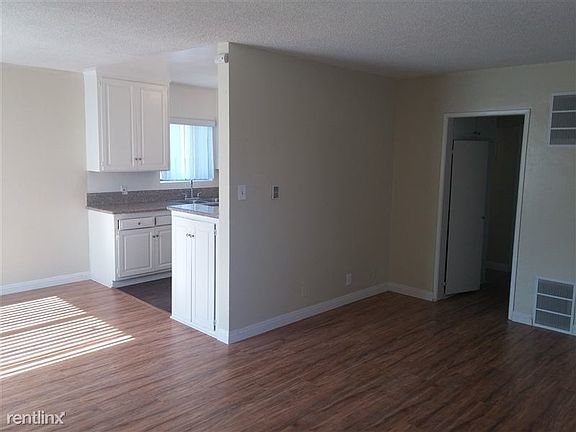 3rd image of 4905 Pinafore St APT 2