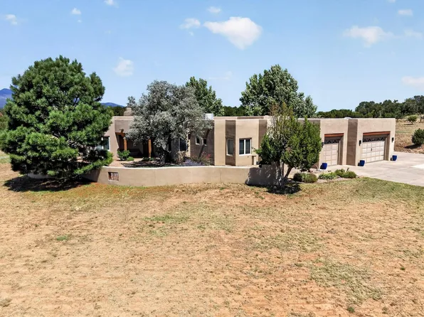 16 Richland Dr, Tijeras, NM 87059