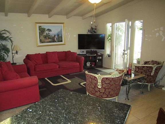 4th image of 935 Blazingwood Dr.