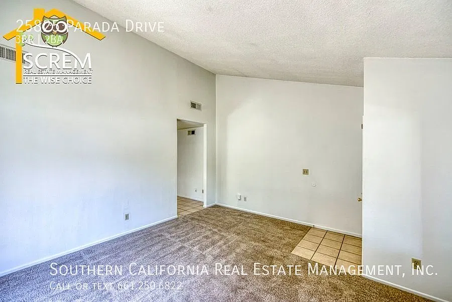 Single Story Three Bedroom Home in Valencia — Photo 4