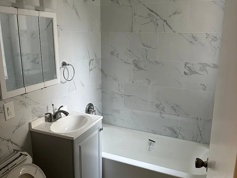 3248 W Berteau Ave #1 — Photo 8