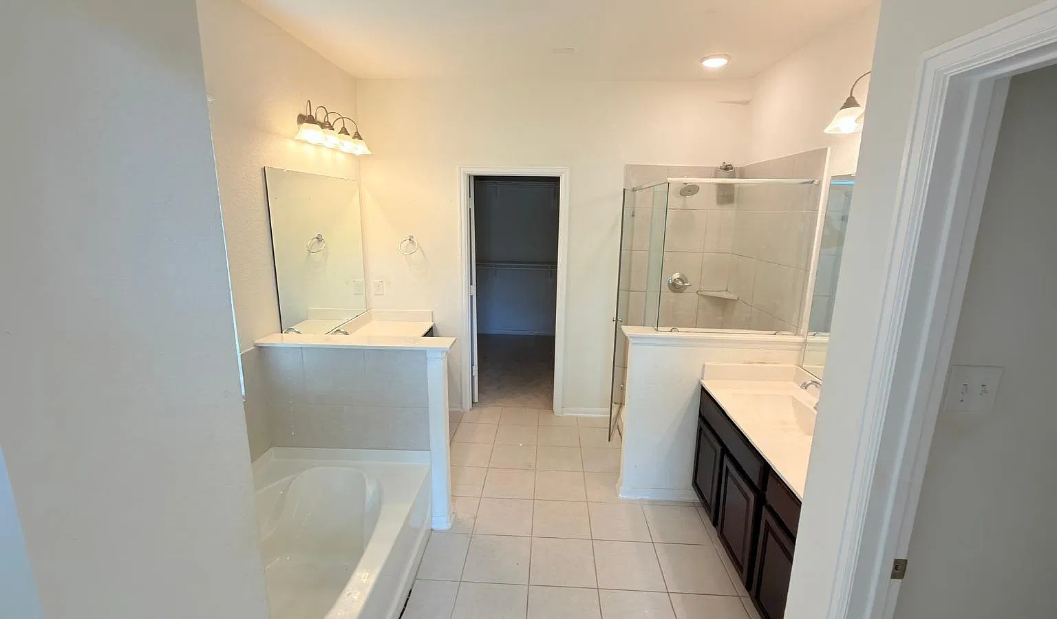 4 bed, 2.5 bath, 2779 sqft, $2,800 — Photo 4